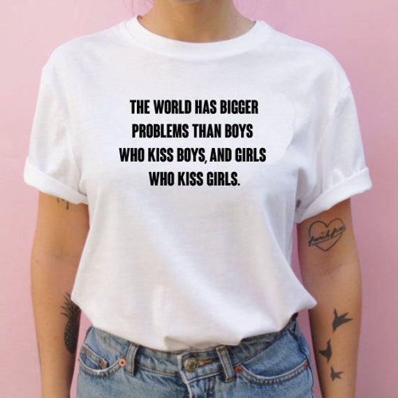 Lgbtq+ Pride T-Shirt Liebe Ist Liebe, Gleichheit T-Shirt von GoldTees