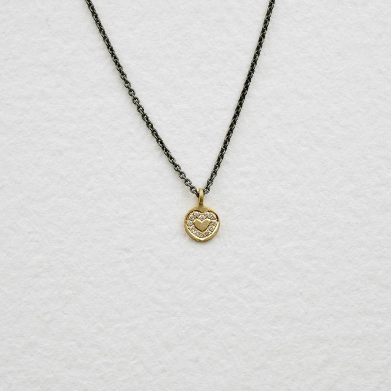 Anhänger Aus 750 Gold Mit Diamanten in Herzform Gefasst An Einer Silberkette von GoldTraum