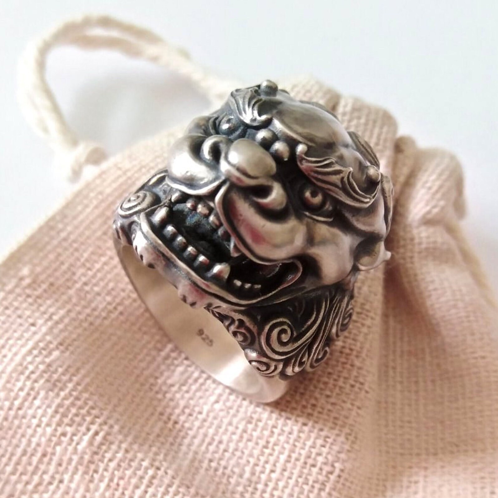 Silber 925 Foo Dog Ring, Oxidierter Gealterter Löwen Herren Schmuck, Ring von GoldandSilverDesign