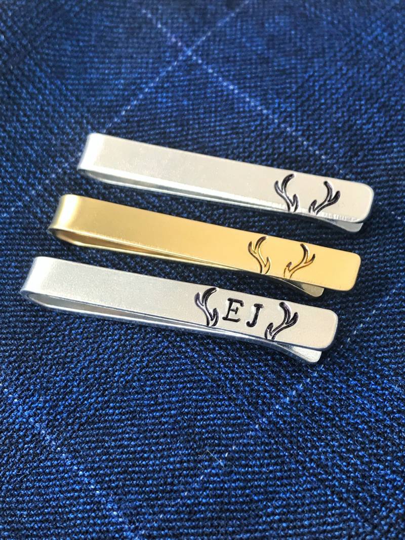 Hirsch Geweih Krawattennadel Bar // Personalisierte Krawattenklammer Personalisierbar Geschenk Für Den Bräutigam Handgestempelte Hochzeit Ihn von GoldcrestDesignsUK