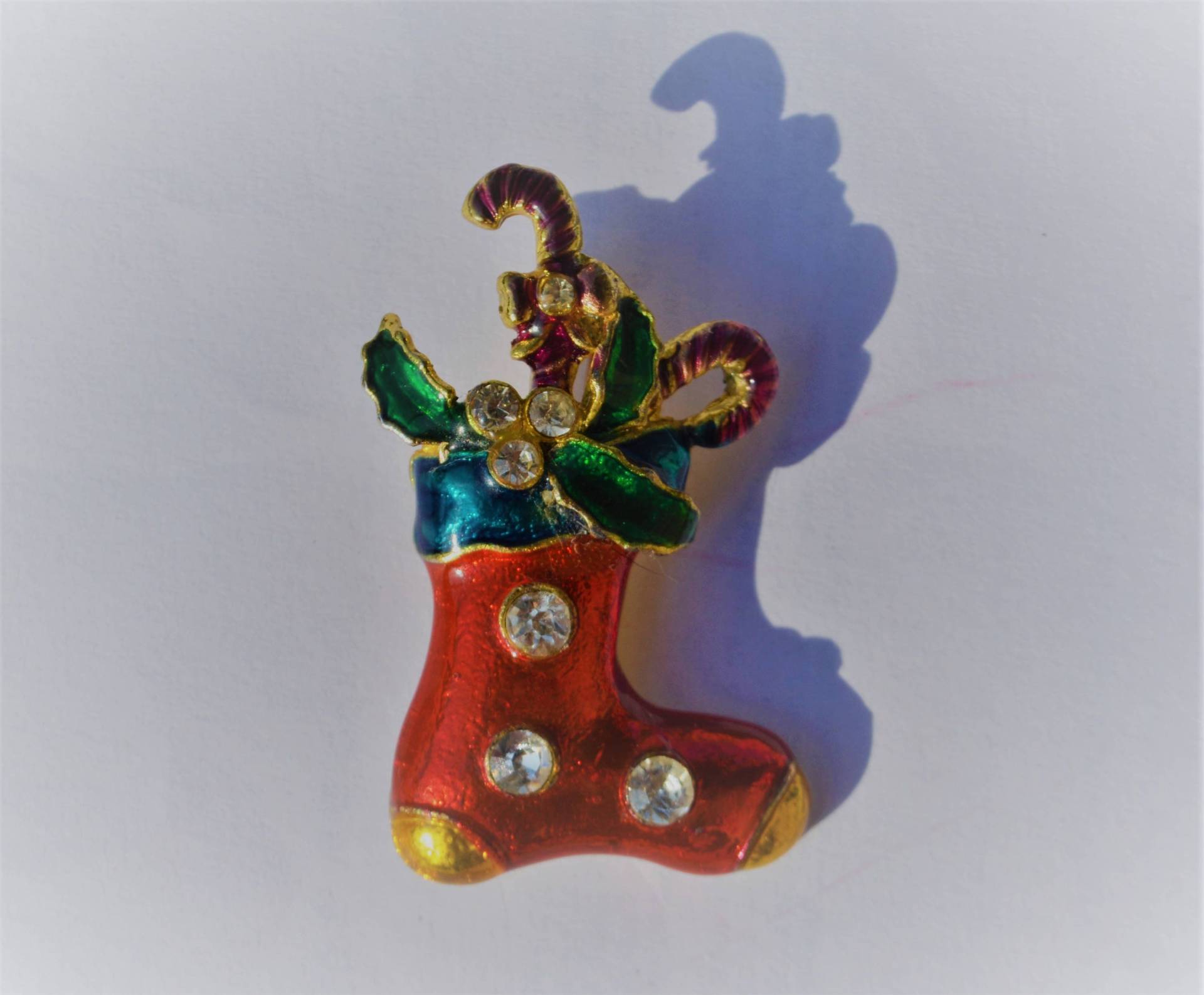 Vintage Weihnachtsbrosche Pin Rote Stiefel Mit Geschenken Weihnachten Urlaub Brosche Nikolaus Geschenk Weihnachtsgeschenk Frauen Vintage Weihnachtsbrosche Pin Rote Stiefel Mit Geschenken Weihnachten Urlaub Brosche Nikolaus Geschenk Weihnachtsgeschenk Frauen von Goldeas