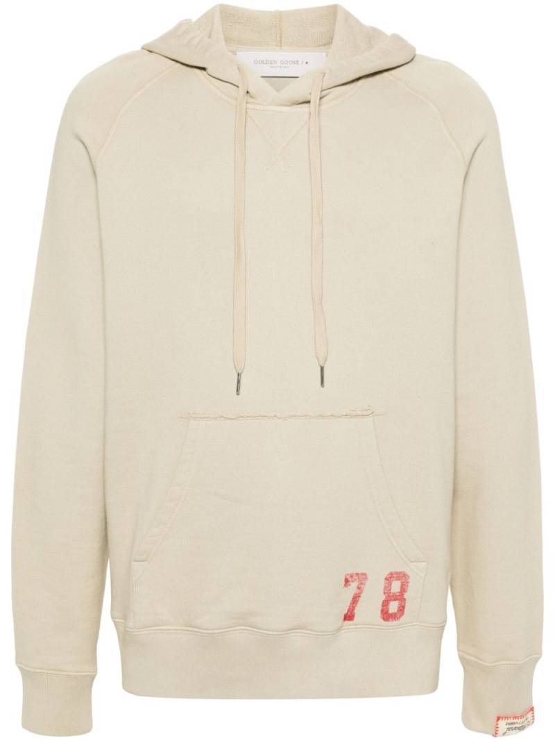 Golden Goose Hoodie mit Nummern-Print - Nude von Golden Goose