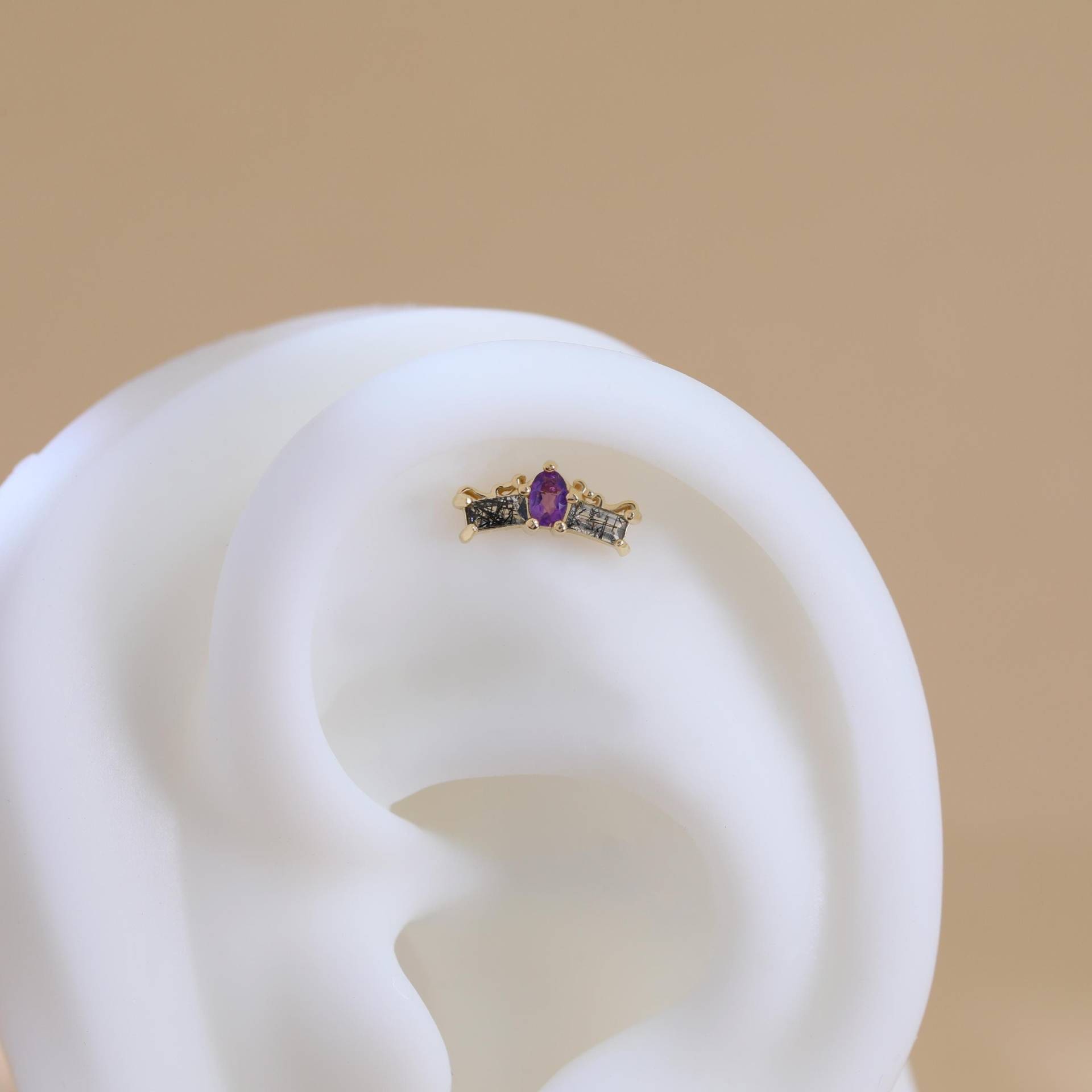 14K Solid Gold Amethyst Schwarz Haar Quarz Ohrstecker Zierliche Krone Piercing Schmuck Edelstein Threadless Push Stud Knorpel Ohrläppchen Labret 14K Solid Gold Amethyst Schwarz Haar Quarz Ohrstecker Zierliche Krone Piercing Schmuck Edelstein Threadless Push Stud Knorpel Ohrläppchen Labret von GoldenAuraPiercings