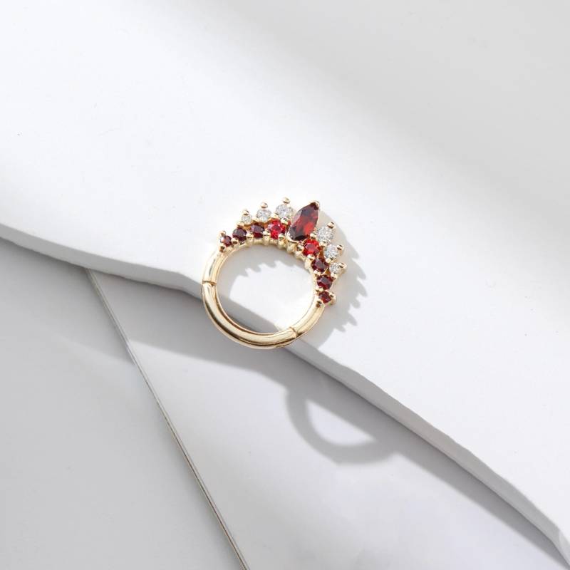 14K Solid Gold Granat Klapp Clicker Zierlicher Roter Spinell Moissanit Nasen Ring Fancy Edelstein Knorpel Ohrring Huggie Hoop Septum von GoldenAuraPiercings