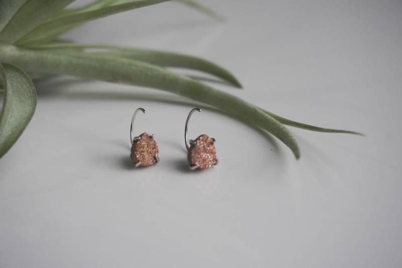 Rose Gold Druzy Ohrringe, Silber Hugger Creolen, Kristall Huggy Ohrringe von GoldenBeeJewels