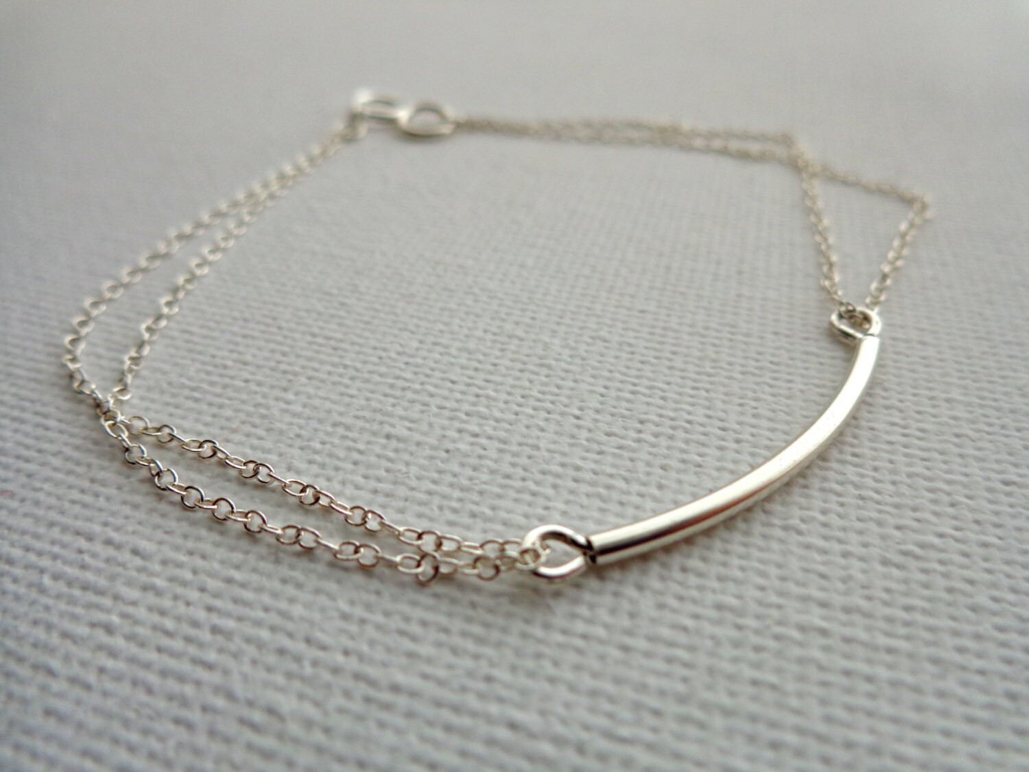 Armband Gemacht Hände Mit Gebogenen Rohr 25 Mm 925 Sterling Silber, Einfache, Moderne, Minimal, Elegant Und Minimalistisch Armband Gemacht Hände Mit Gebogenen Rohr 25 Mm 925 Sterling Silber, Einfache, Moderne, Minimal, Elegant Und Minimalistisch von GoldenCatJewelry