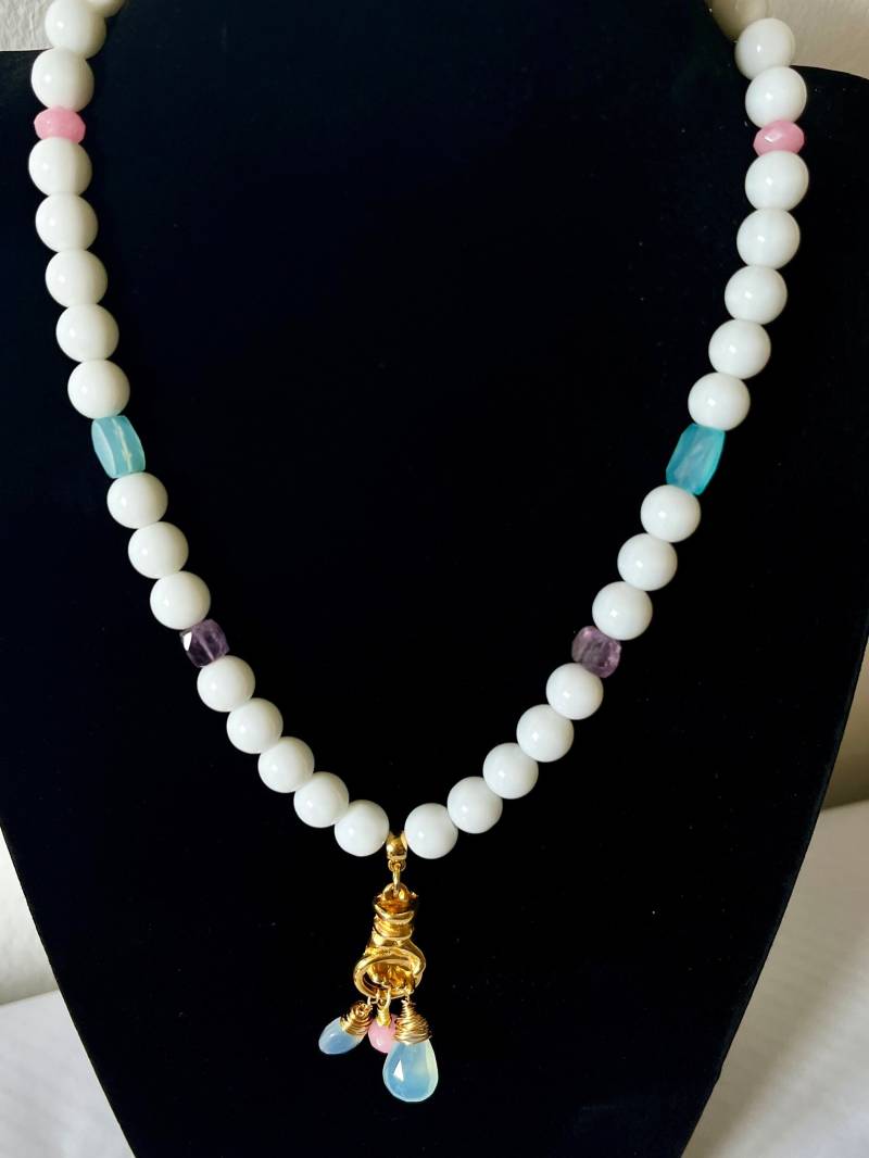 Weißer Achat Und Chalcedon Sommer Halskette Weißer Achat Und Chalcedon Sommer Halskette von GoldenCityJewels