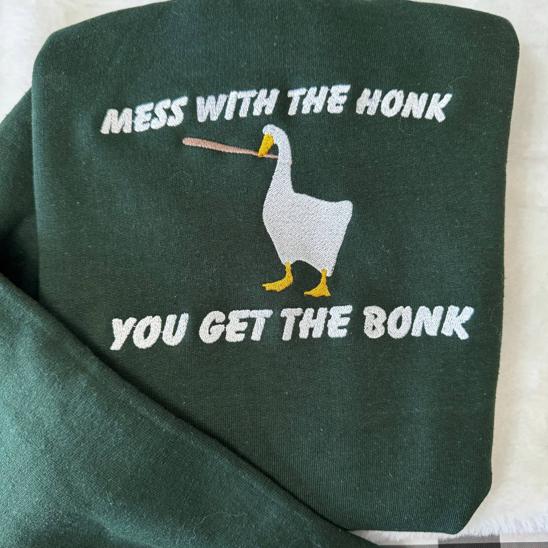 Gestickte Gans Sweatshirt Lustiges Y2K Crewneck von GoldenDoveEmbroidery