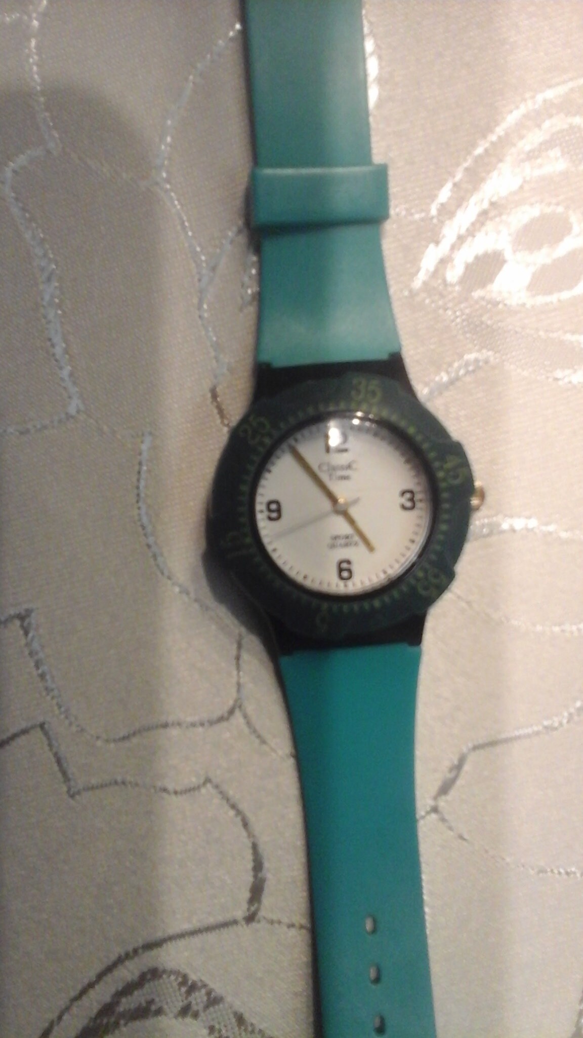 Sportuhr, Classic Time, Armbanduhr, Grün Sportuhr, Classic Time, Armbanduhr, Grün von GoldenFrangipani