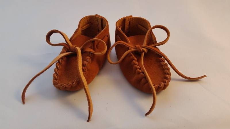 Baby Mokassin Booties Shower Geschenk in Rost Deerkin Wildleder von GoldenGifts