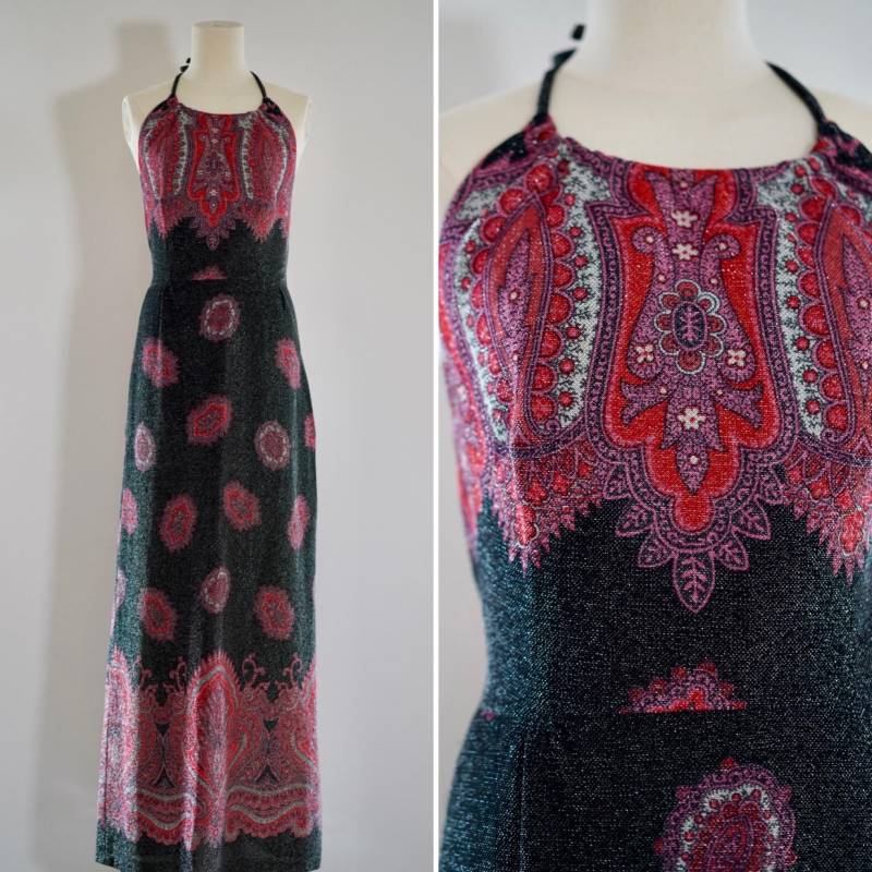 1970Er Vintage Lurex Neckholder Maxi Kleid - Glamouröse Paisley Print Abendgarderobe Hippiekleid Größe S von GoldenGirlClothing
