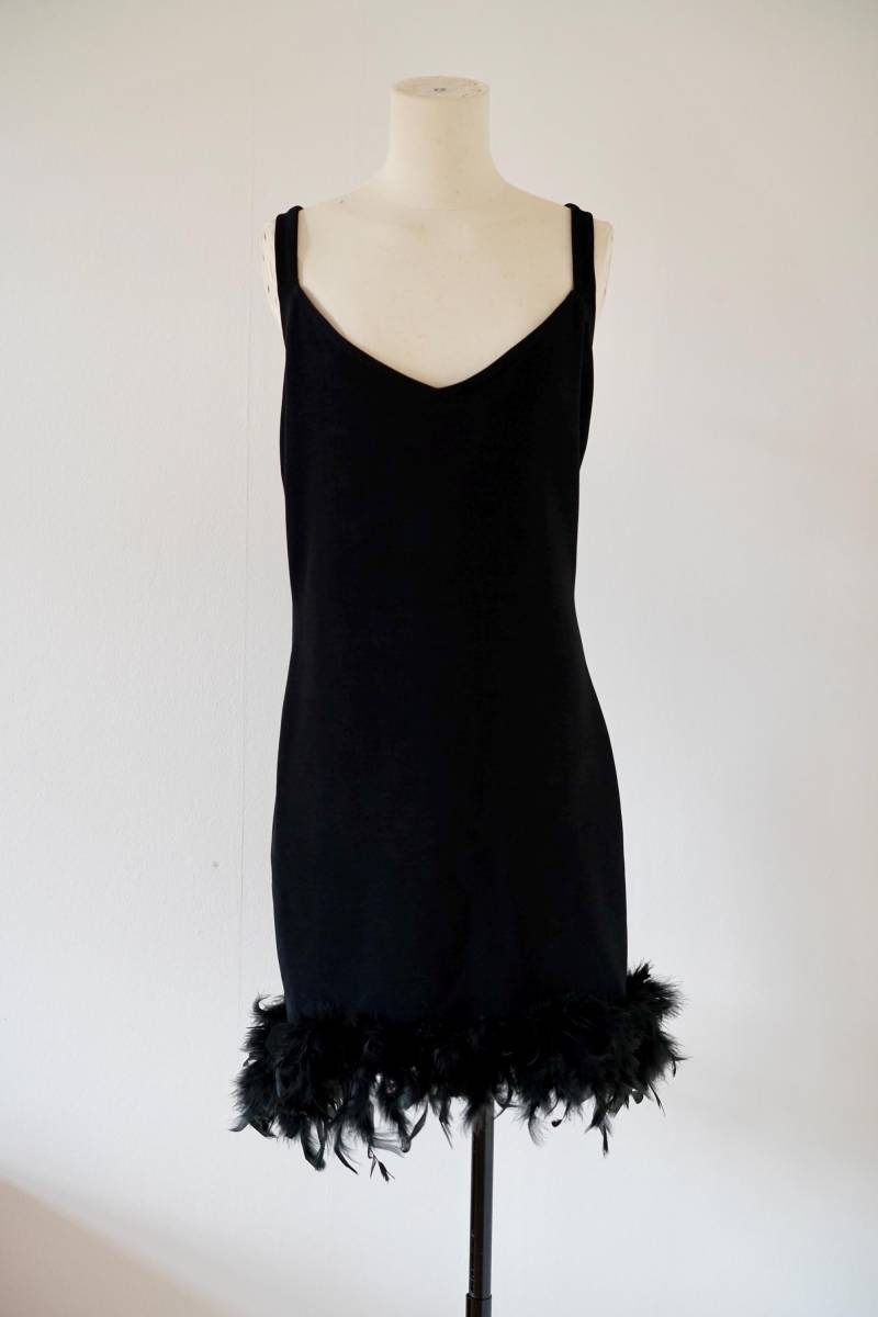 S-M | 1980Er Jahre Gina Bacconi Vintage Cocktailkleid Mit Federn von GoldenGirlClothing