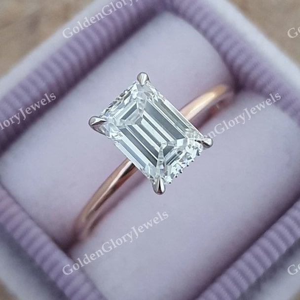 4, 2 Ct Smaragdschliff Moissanite Verlobungsring, Versteckter Halo Ehering, Versprechensring, Jubiläumsring Für Sie, Zweifarbiger Ring von GoldenGloryJewels