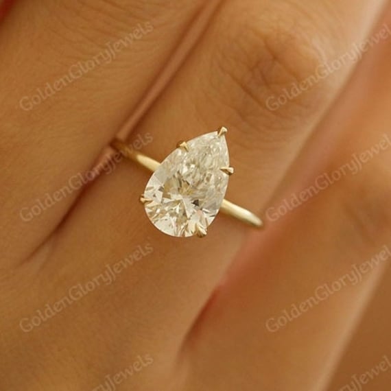 4 Ct Moissanit Verlobungsring, Ehering, Pear Solitaire Ring, Hidden Halo Promise Ring von GoldenGloryJewels