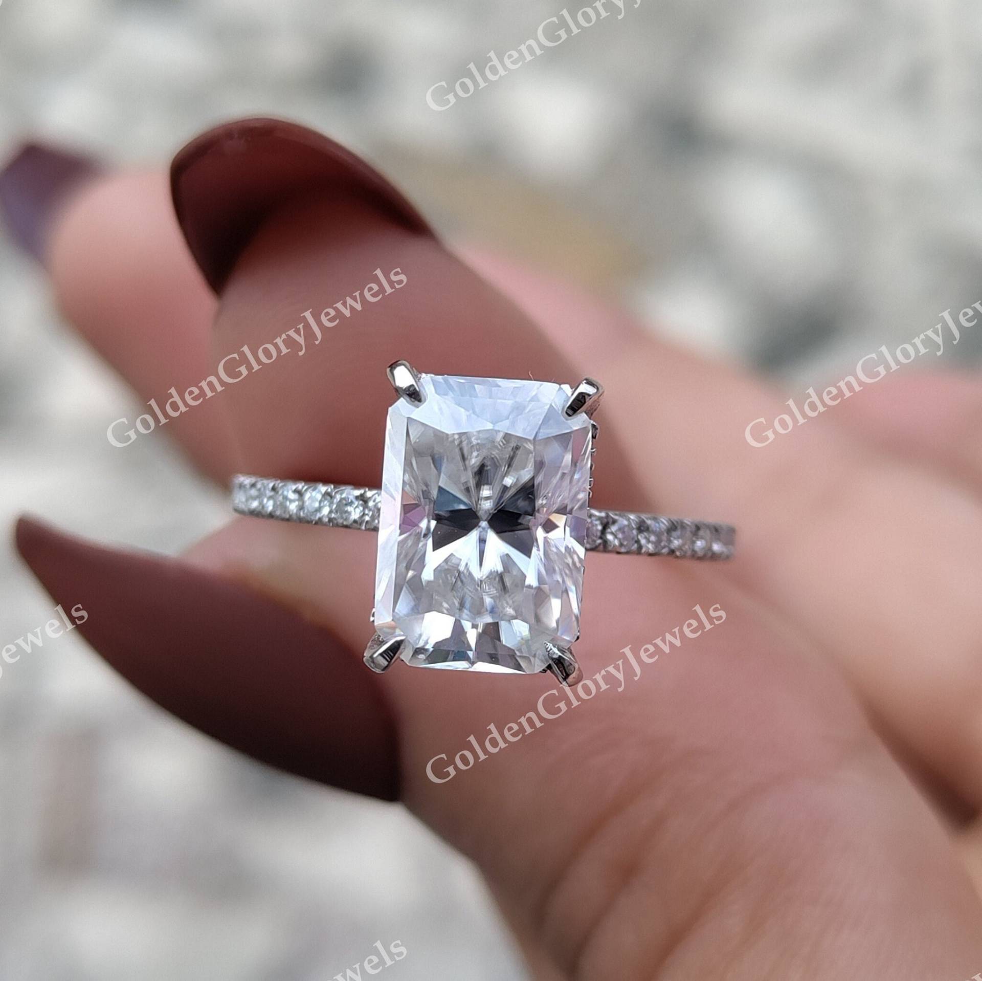 strahlend Geschnittener Moissanite Verlobungsring, Verlobungsring Mit Heiligenschein, Ehering, Solitärring Für Frauen, Radiant Cut Ring von GoldenGloryJewels