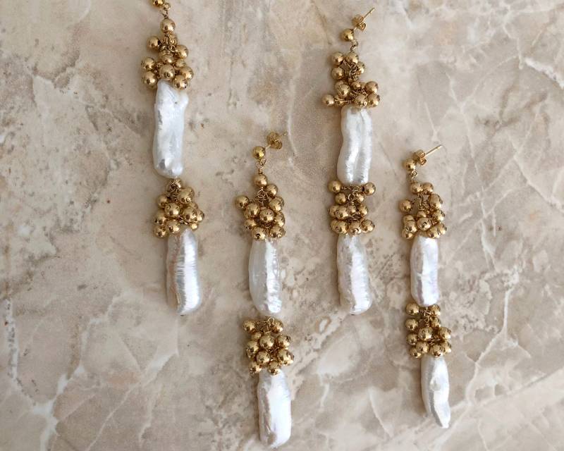 Lineare Öse Perlen Statement Ohrringe Aus 14K Gold Filled Oder Sterling Silber von GoldenLinings