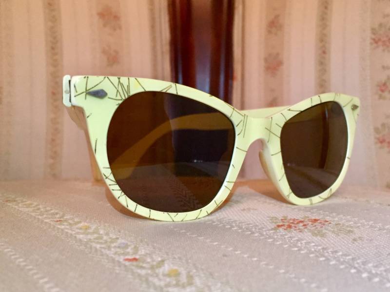 Vintage 60Er Jahre Golden Accent American Optisch Cosmetan Cateye Sonnenbrille Vintage 60Er Jahre Golden Accent American Optisch Cosmetan Cateye Sonnenbrille von GoldenPyramidSunnies