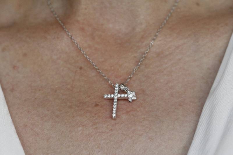 Kreuz-Plumeria Sterling Silber Halskette Mit Verstellbarer | 18, 5 " Kette Kreuz-Plumeria Sterling Silber Halskette Mit Verstellbarer | 18, 5 " Kette von GoldenSandJewelry