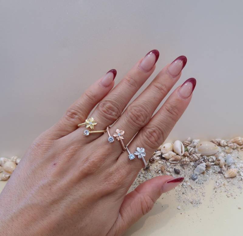 Verstellbare Sterling Silber Plumeria Ringe Mit Zirkonias Verstellbare Sterling Silber Plumeria Ringe Mit Zirkonias von GoldenSandJewelry