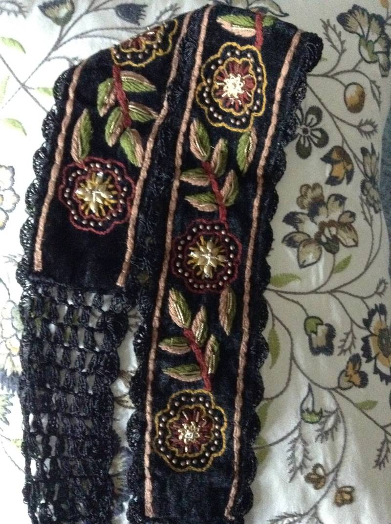 Boho Crochet Samt Gürtel Besticktes Seidengarn, Hand Genähte Frauen Accessoires von GoldenYarn