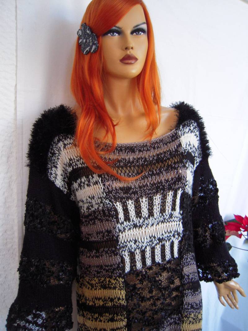 Kleid Übergroße Handgemachte Patchwork-strickpullover in Schwarz Und Weiß Bereit Zum Versand Durch Goldenes Garn von GoldenYarn