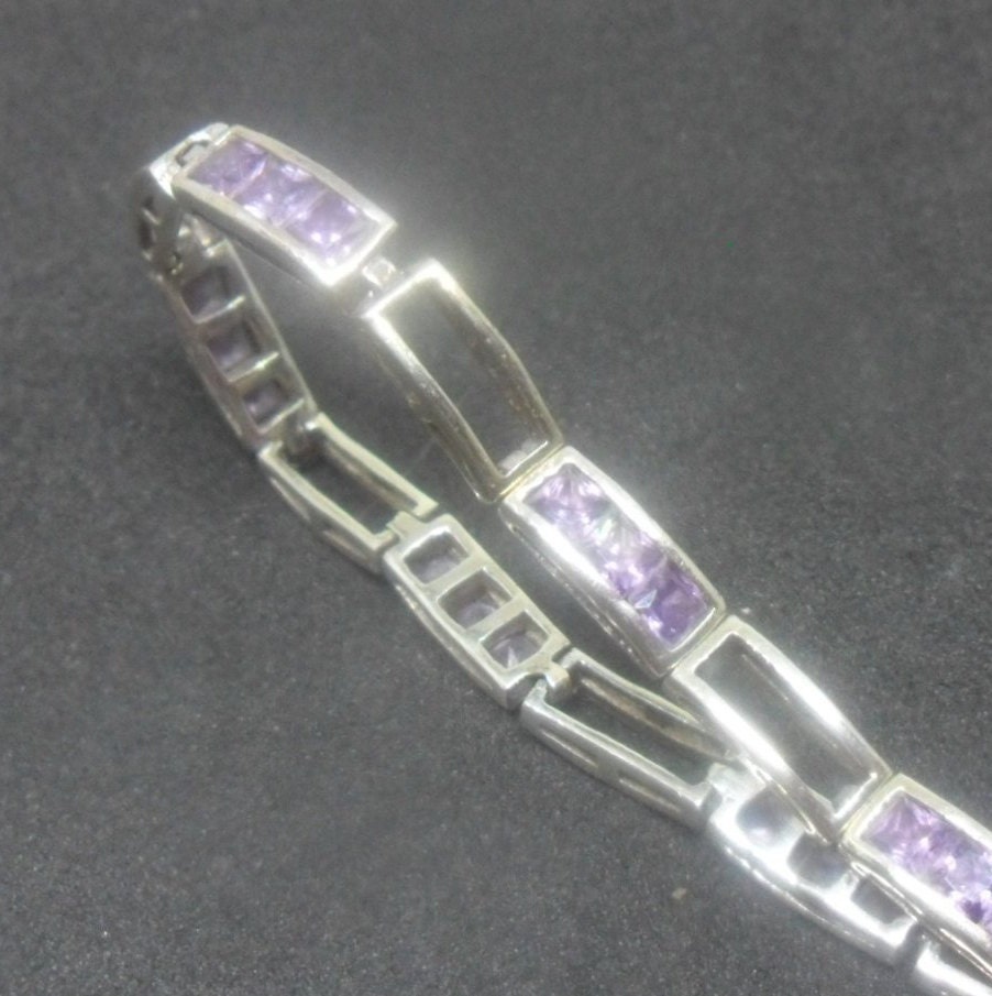 sterlingsilber Amethyst Tennis Armband Gestempelt .925 sterlingsilber Amethyst Tennis Armband Gestempelt .925 von GoldenYearsByFiona