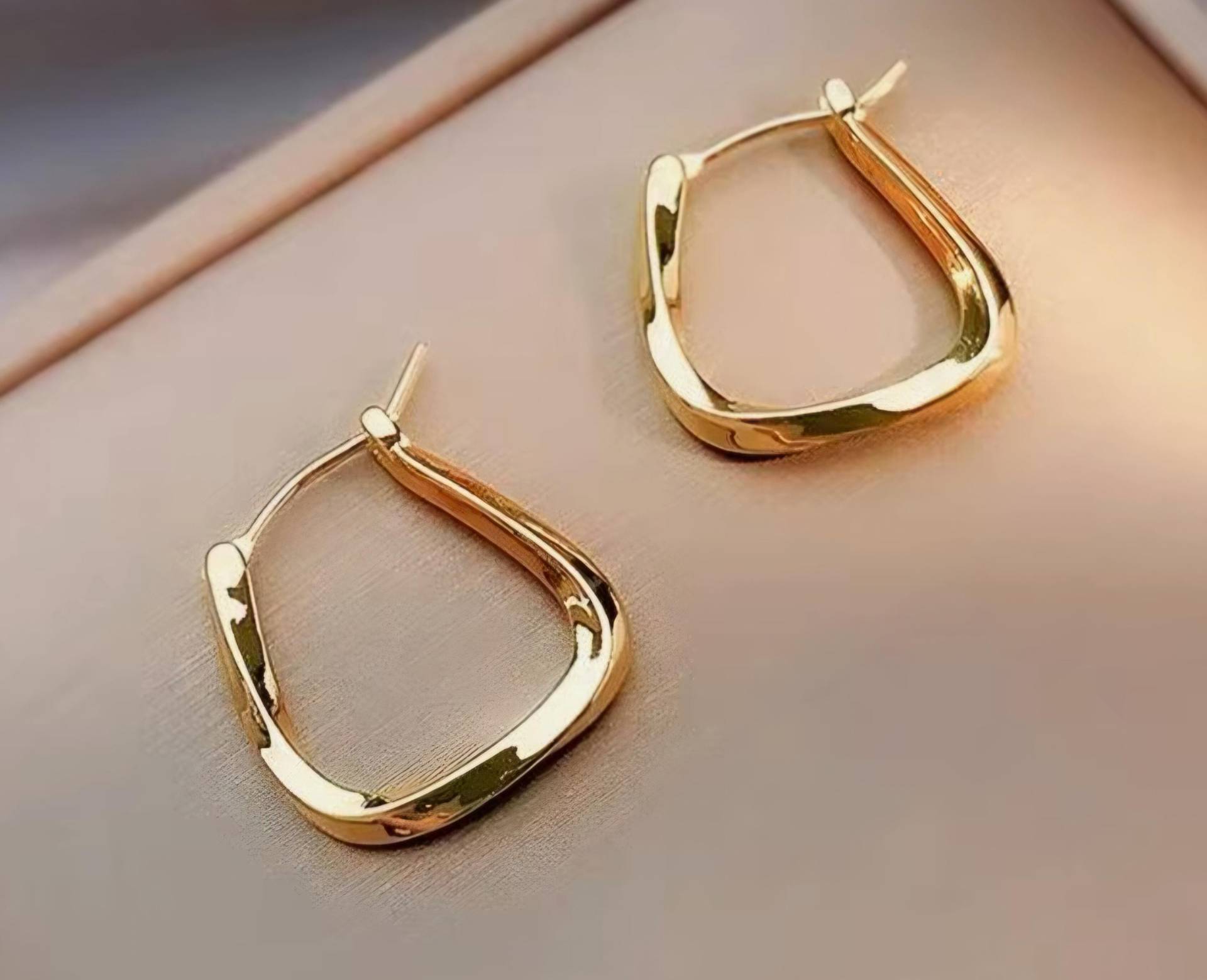 Goldene Creolen Goldene Creolen von GoldeneStunde