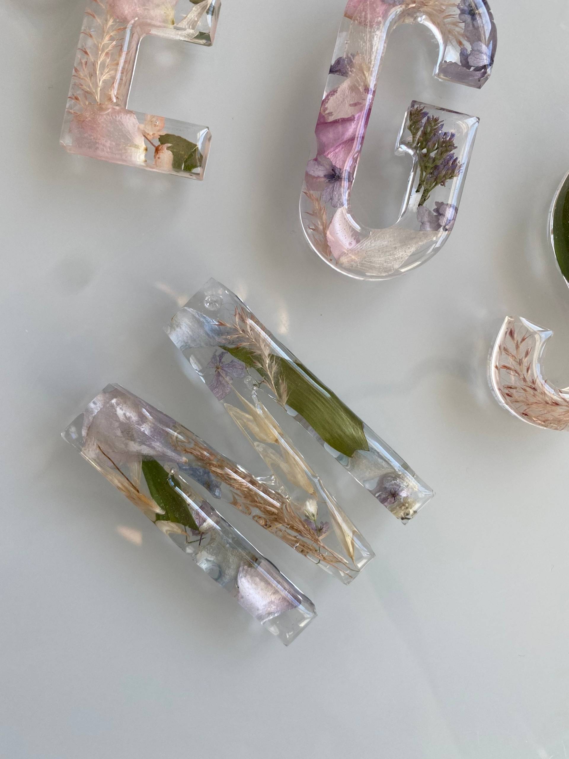 Brautstrauß Blüten Schlüsselanhänger von GoldenleavesResinArt