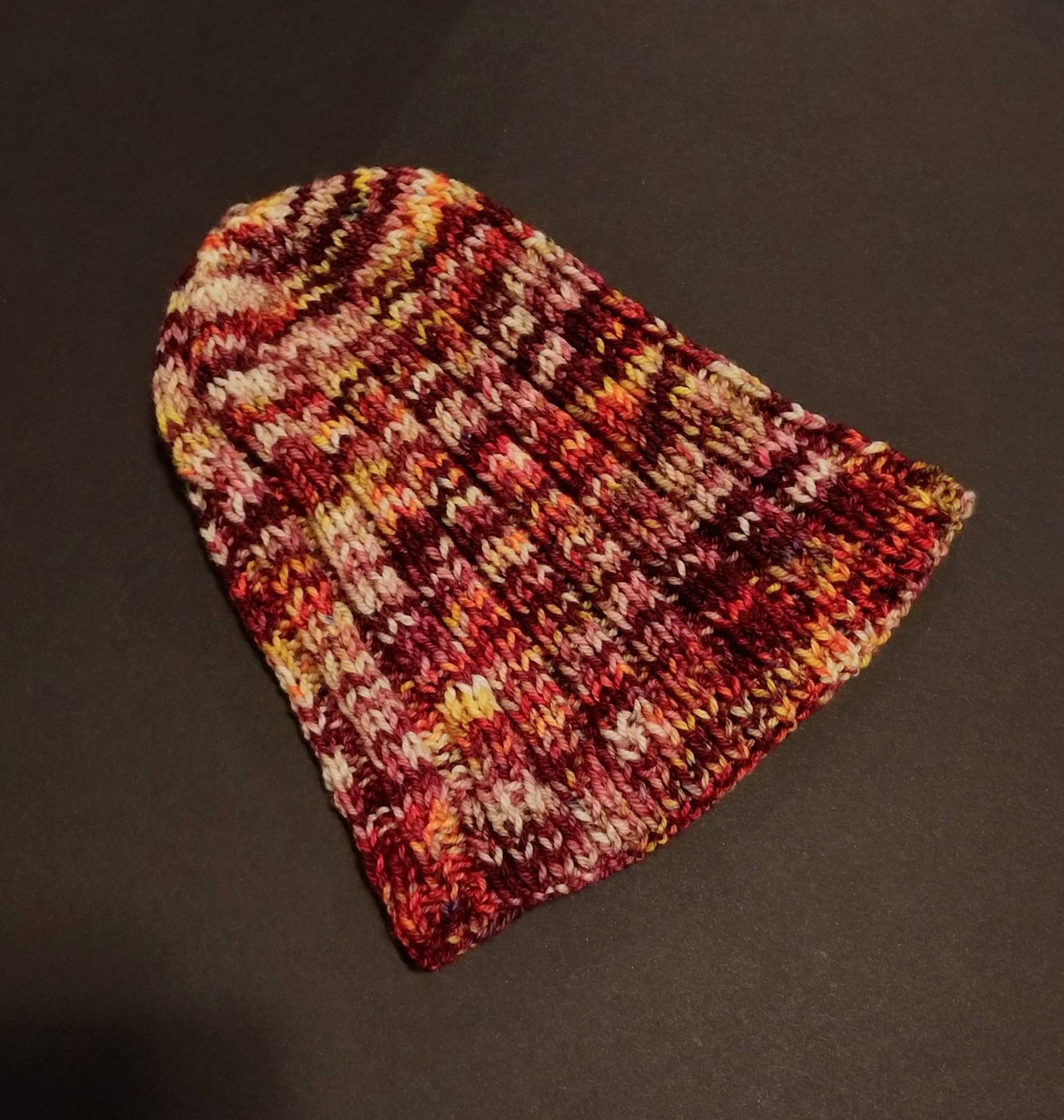 Goldfasan Hut ~ Handgestrickte Beanie Mütze Wintermütze Damen Rot Strick-Mütze Geschenk Für Sie von GoldfinchKnitworks