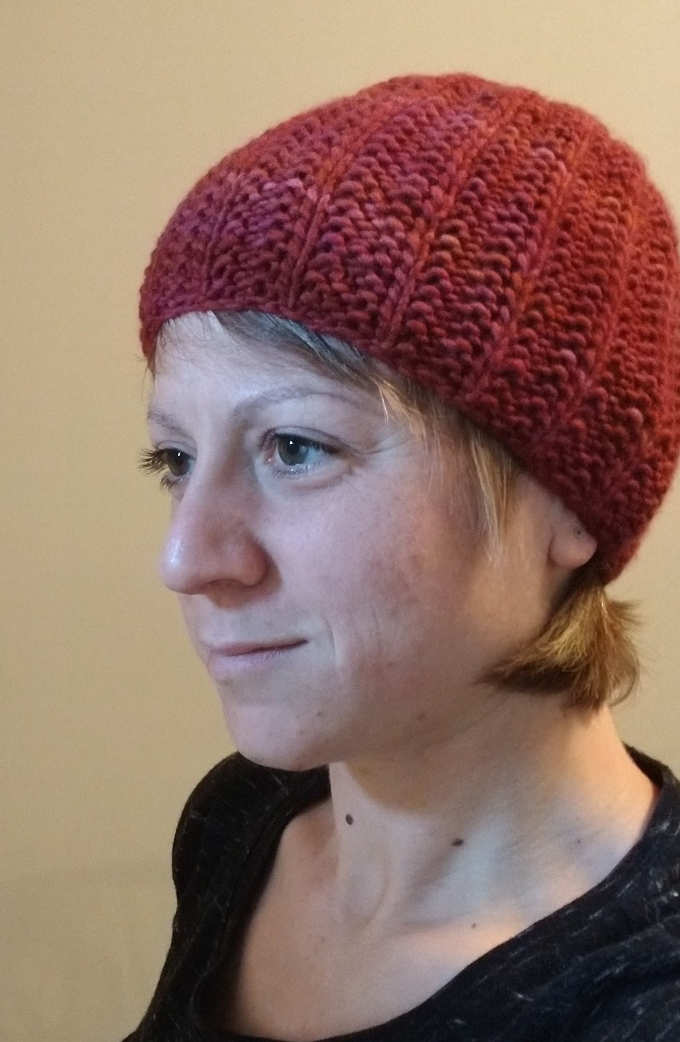 Sommer Tanager Mütze ~ Handgestrickte Rote Strickmütze Wintermütze Geschenk Für Sie von GoldfinchKnitworks