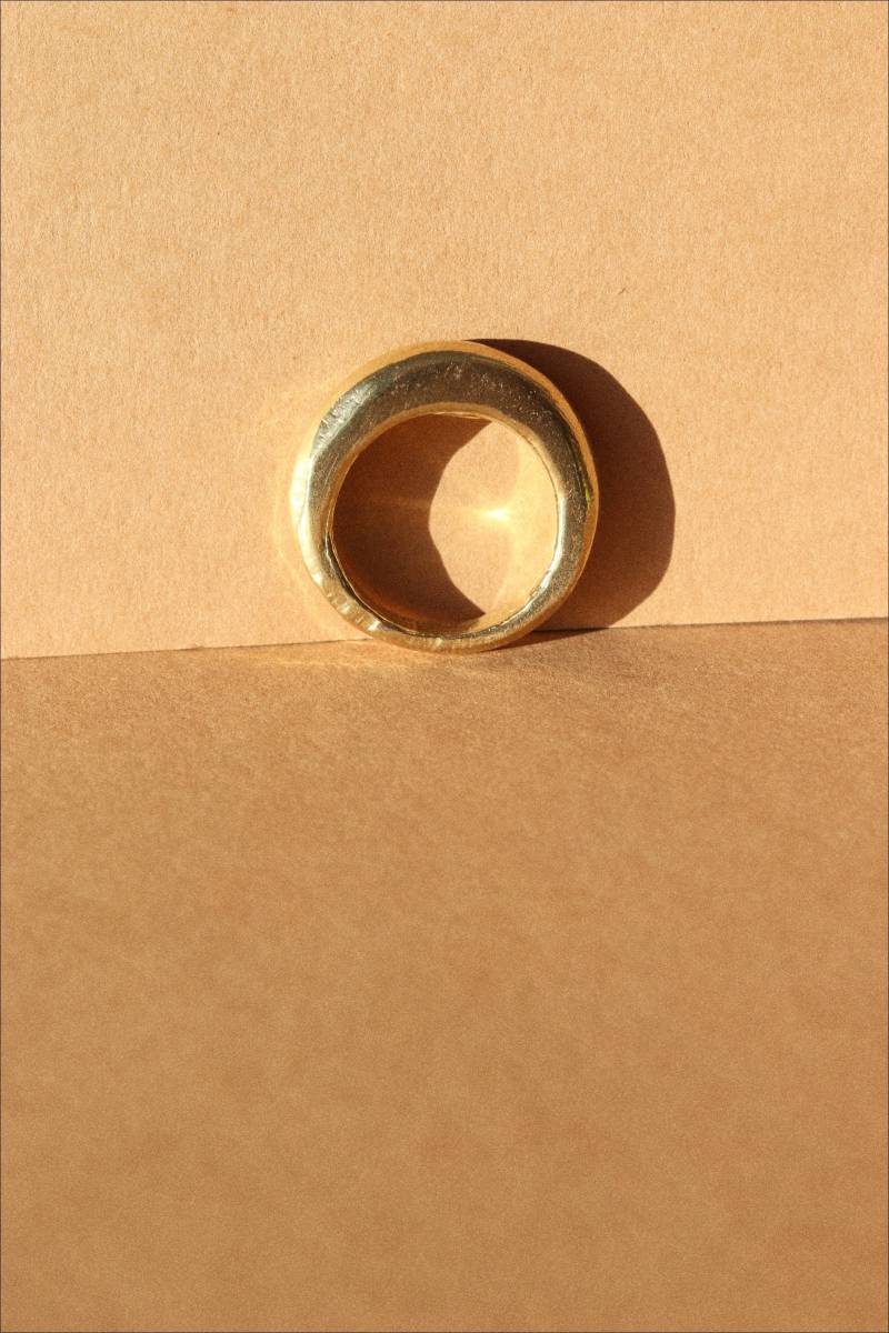 Femme Ring - 14K Gold, Massivgold, Wachsausschmelzring, Handgeschnitzter Ring, Ehering von Goldielockes