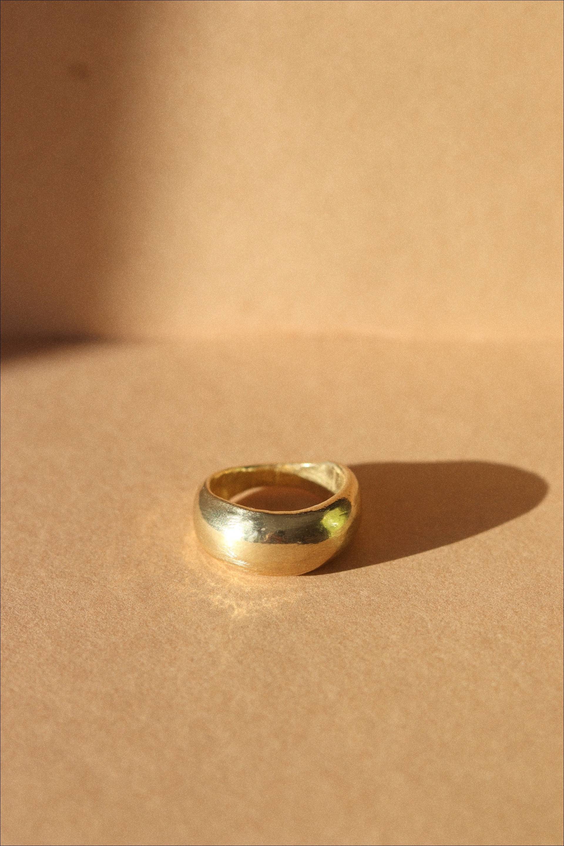 Mudra Ring - 14K Gold, Massivgoldring, Handgeschnitzt, Wachsguss, Ehering Mudra Ring - 14K Gold, Massivgoldring, Handgeschnitzt, Wachsguss, Ehering von Goldielockes