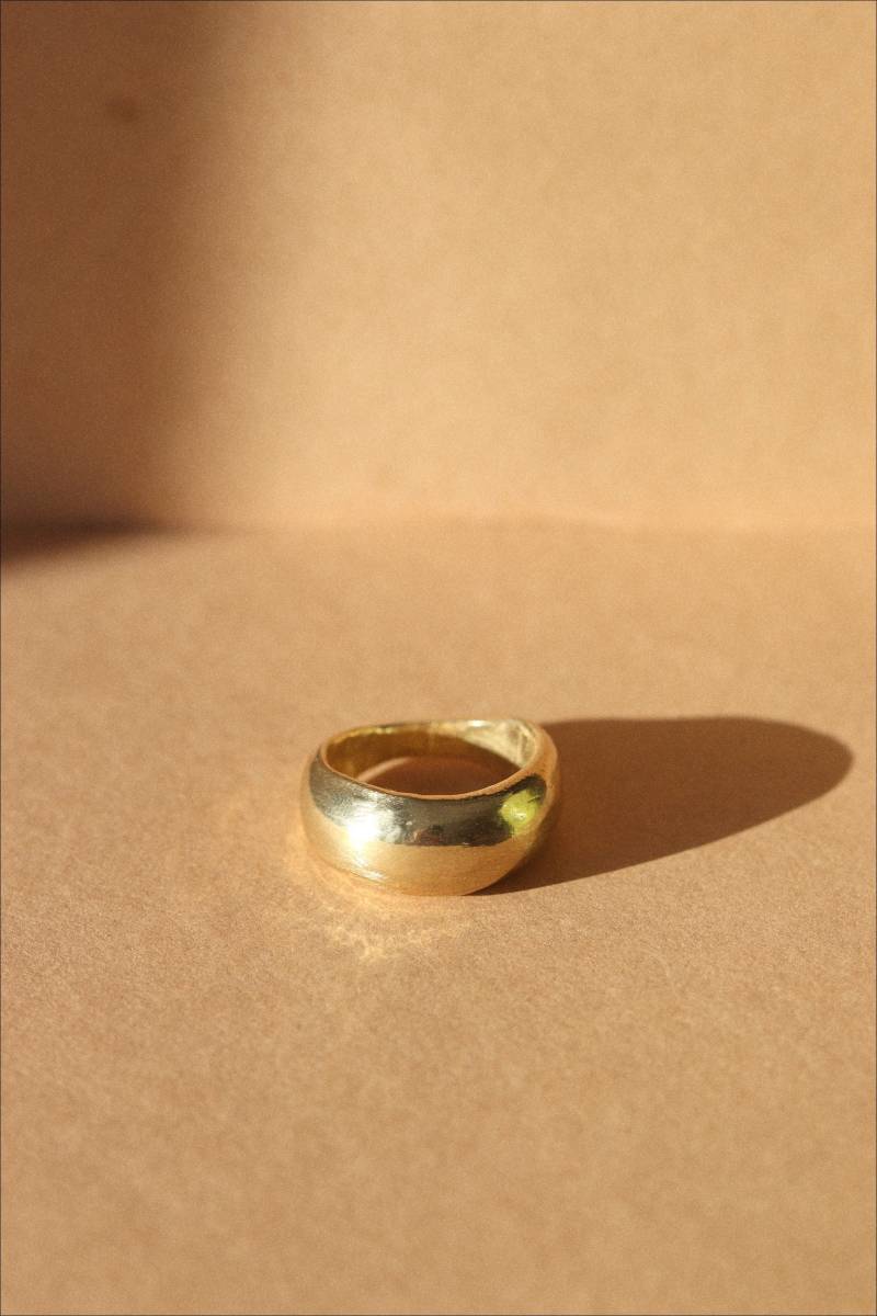Mudra Ring - 14K Gold, Massivgoldring, Handgeschnitzt, Wachsguss, Ehering Mudra Ring - 14K Gold, Massivgoldring, Handgeschnitzt, Wachsguss, Ehering von Goldielockes