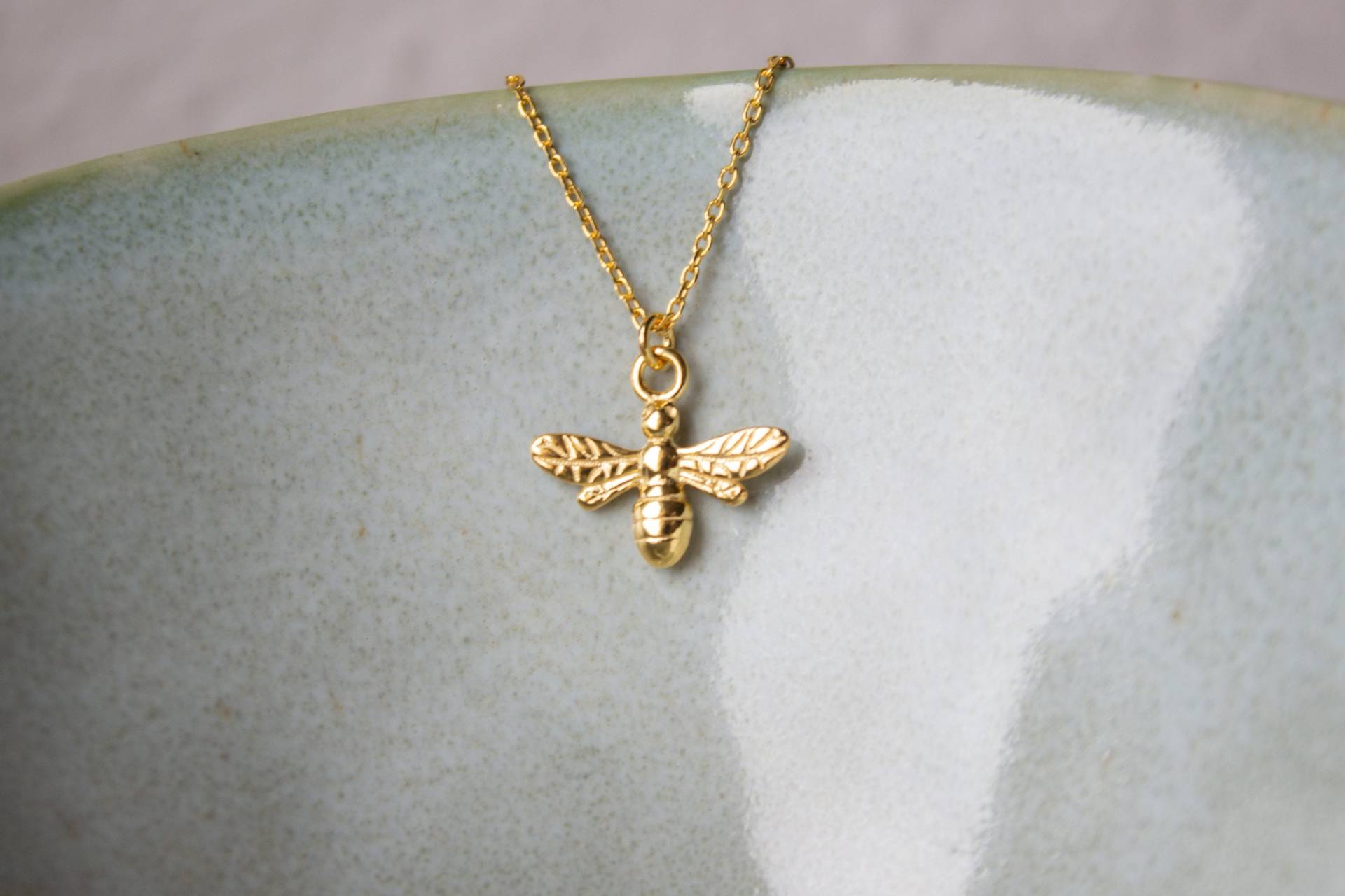 Goldene Kette Biene, 925Er Silber 24K Vergoldet Goldene Kette Biene, 925Er Silber 24K Vergoldet von GoldmarieJuwelen