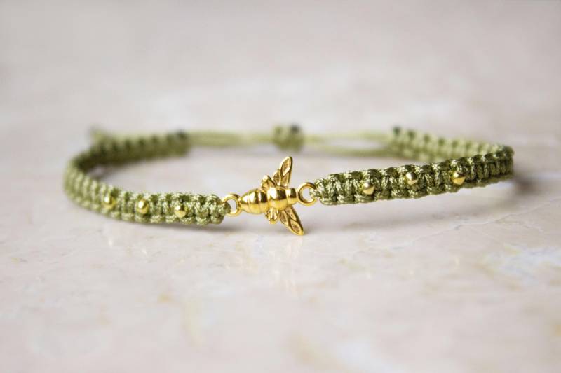 Makramee Armband Biene Gold, Grünes Band, Verstellbar Makramee Armband Biene Gold, Grünes Band, Verstellbar von GoldmarieJuwelen