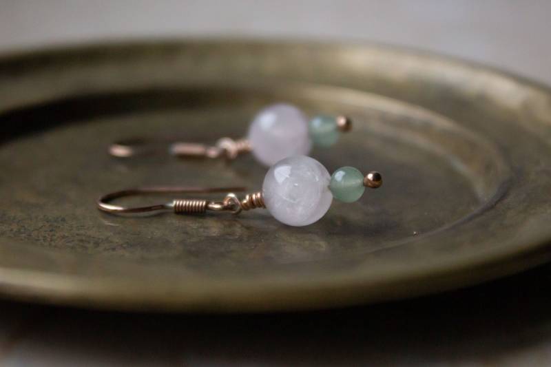 Roségoldene Ohrringe Rosenquarz Jade, 925 Silber Vergoldet Roségoldene Ohrringe Rosenquarz Jade, 925 Silber Vergoldet von GoldmarieJuwelen