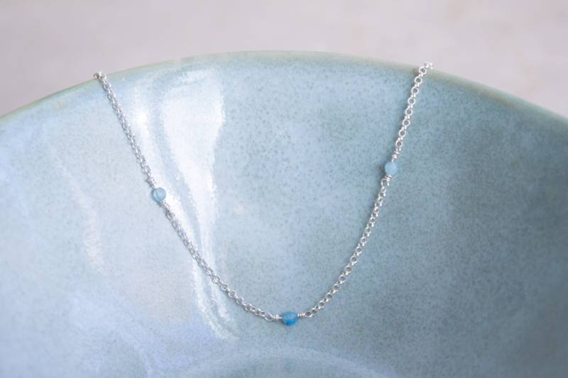 Filigrane, Silberne Kette Mit Blauen Edelsteinen, 925 Sterling Silber, Apatit Perlen Filigrane, Silberne Kette Mit Blauen Edelsteinen, 925 Sterling Silber, Apatit Perlen von GoldmarieJuwelen