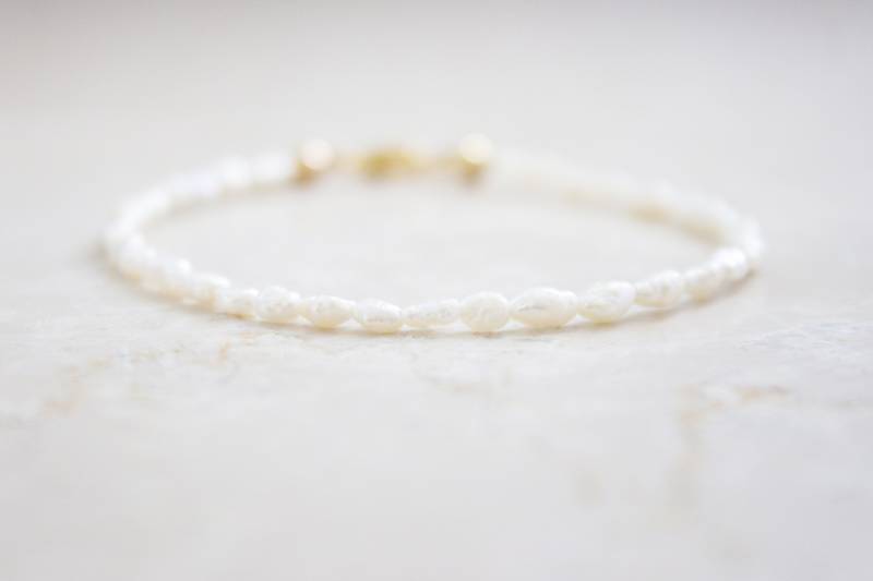 Weißes Perlenarmband Süßwasserperlen, Armband Perlen Silber Weißes Perlenarmband Süßwasserperlen, Armband Perlen Silber von GoldmarieJuwelen