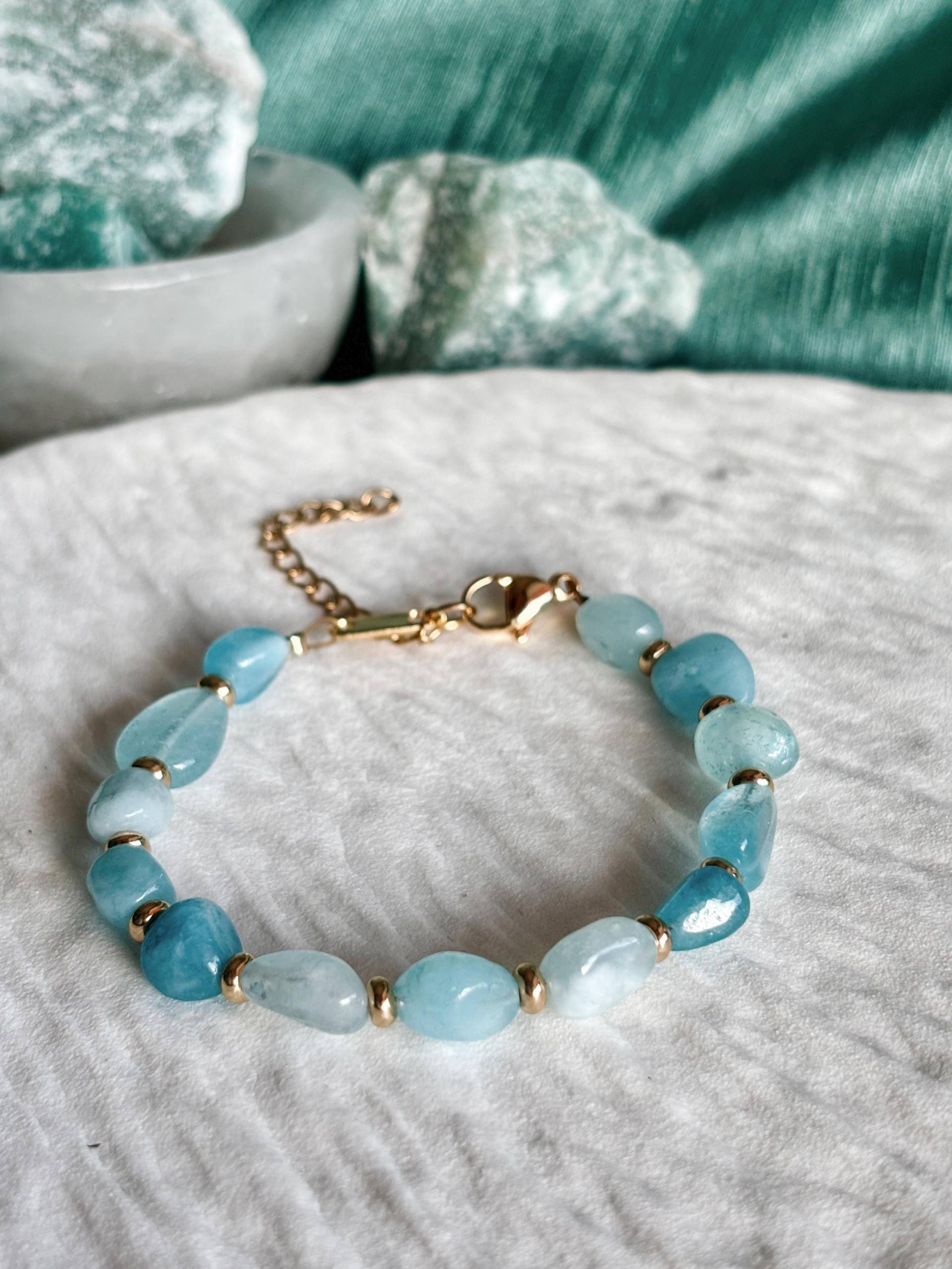 Aquamarin Armband Zartes Edelstein Mit Blauen Natursteinen März Geburtsstein Gold & Silber Größenverstellbar von GoldmaryGems