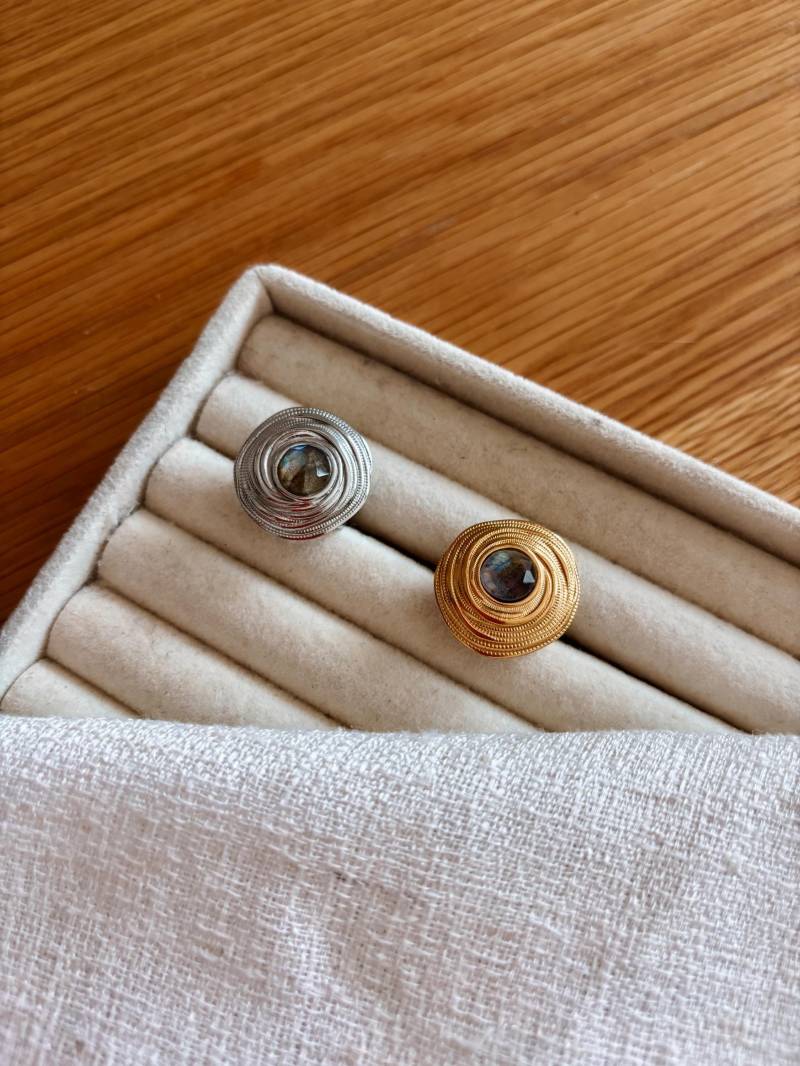 Funkelnder Labradorit Ring Boho Edelstein Statement Blau Grauer Stein Größenverstellbar Gold & Silber Geschenk Für Damen von GoldmaryGems