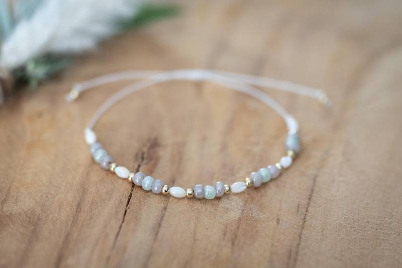 Armband Perlen, Perlenarmband, Geschenkidee, Perlen Grün, Mit, Süßwasserperlen, Geschenk Freundin von GoldmiezeShop