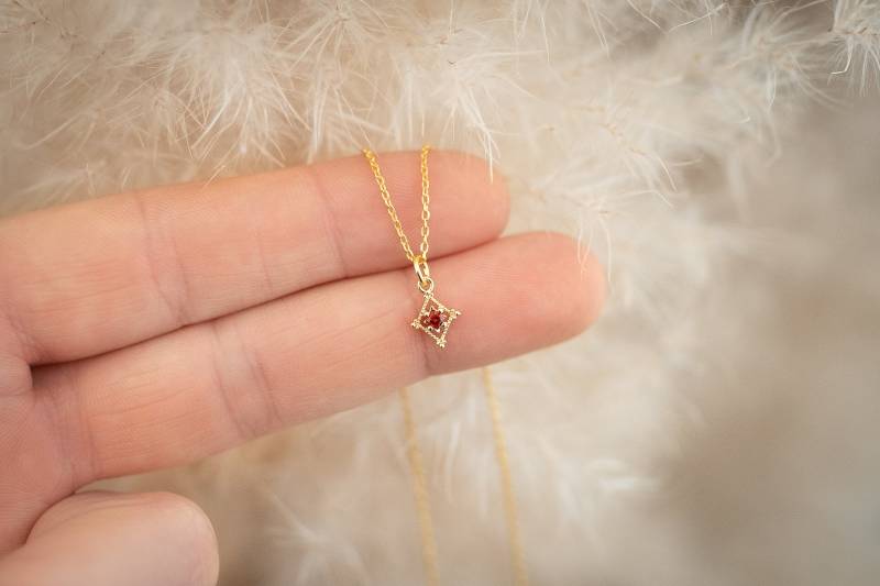 Kette Rubinrot Mini von GoldmiezeShop