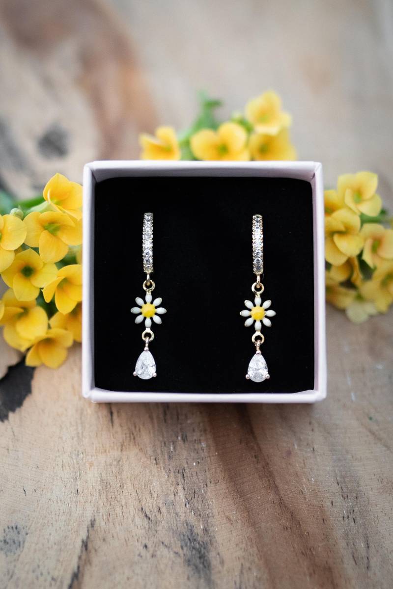 Ohrstecker Blumen, Gänseblümchen, Verspielte Ohrringe Ohrstecker Blumen, Gänseblümchen, Verspielte Ohrringe von GoldmiezeShop