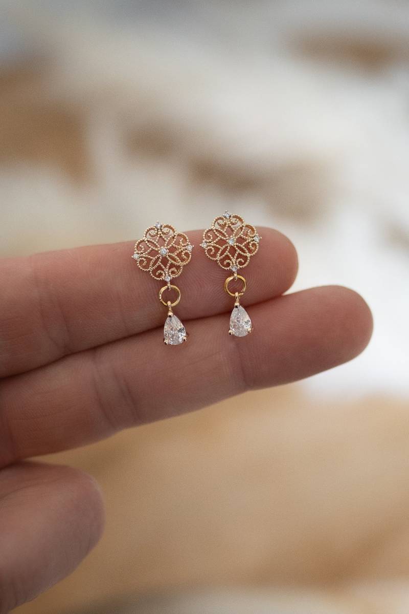 Ohrstecker Weiß, Boho von GoldmiezeShop