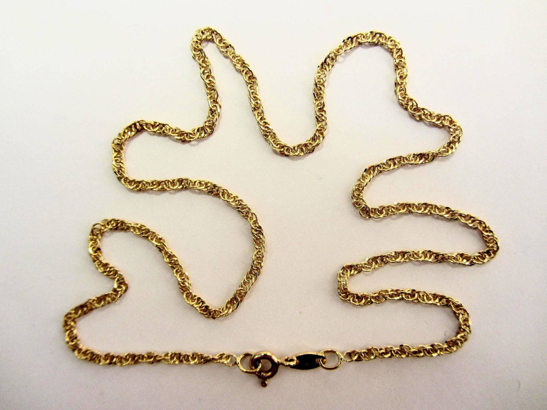 14K Solid Gold Twist Panzerkette 16 "x 2 Mm Halskette - 3, 32 Gramm Italien Siehe Fotos 14K Solid Gold Twist Panzerkette 16 "x 2 Mm Halskette - 3, 32 Gramm Italien Siehe Fotos von GoldnBeads