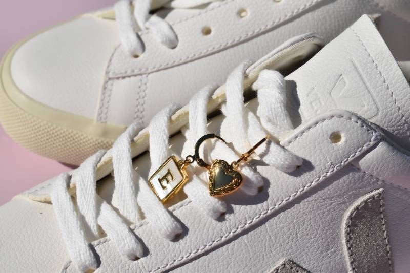 Erste Schuhanhänger Für Turnschuhe Schnürsenkel Locket Charms Individuelle Personalisierte Herz Charme Frauen Wasserdicht Sneaker Zubehör Erste Schuhanhänger Für Turnschuhe Schnürsenkel Locket Charms Individuelle Personalisierte Herz Charme Frauen Wasserdicht Sneaker Zubehör von GoldnBlonde