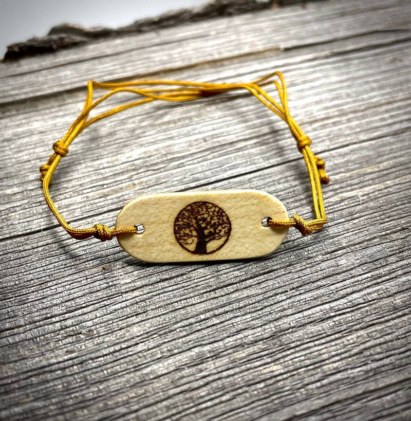 Lebensbaum Armband Aus Holz Lebensbaum Armband Aus Holz von Goldnbark
