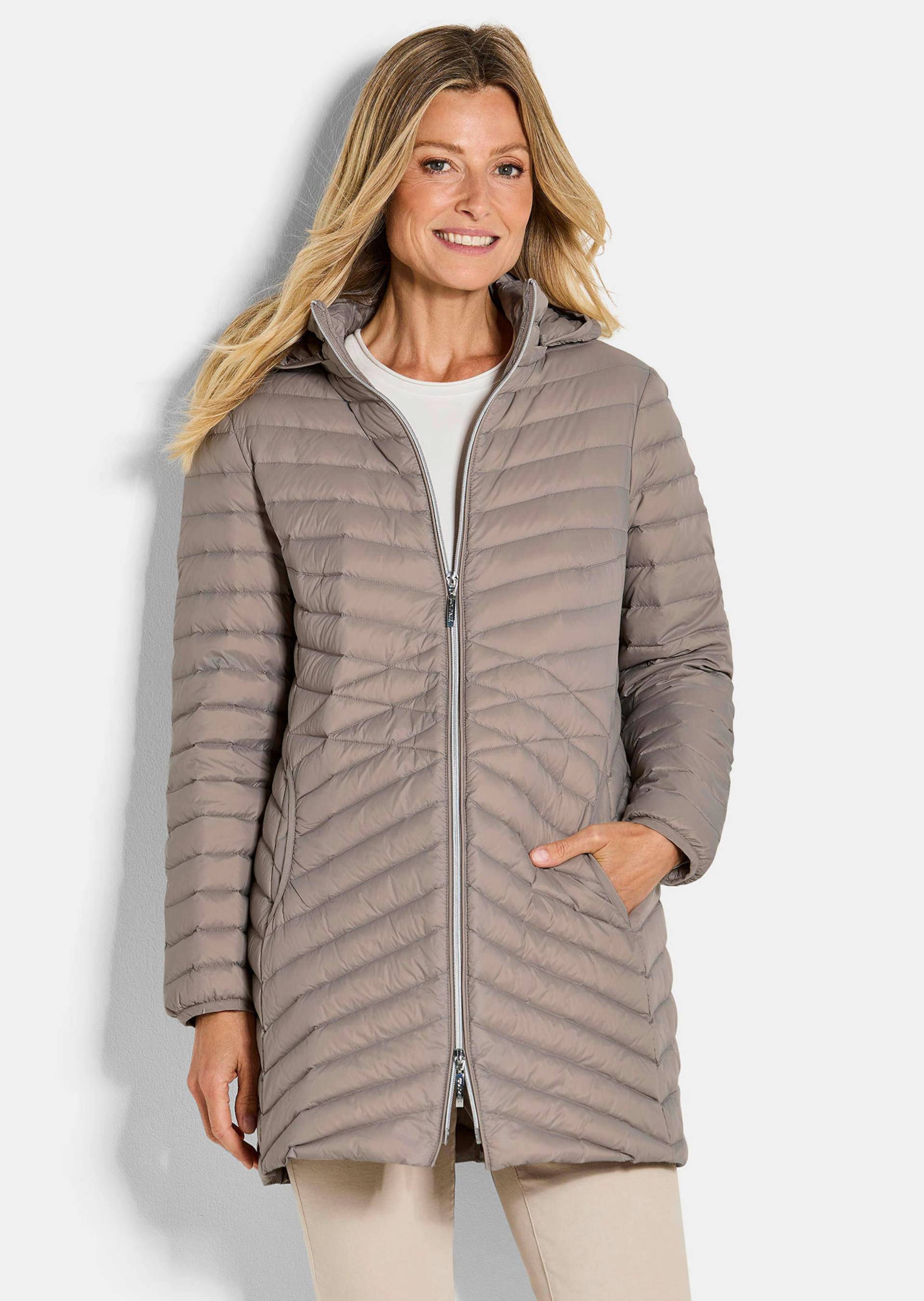 Daunenmantel mit femininer Steppung - taupe - Gr. 44 von Goldner Fashion von Goldner Fashion