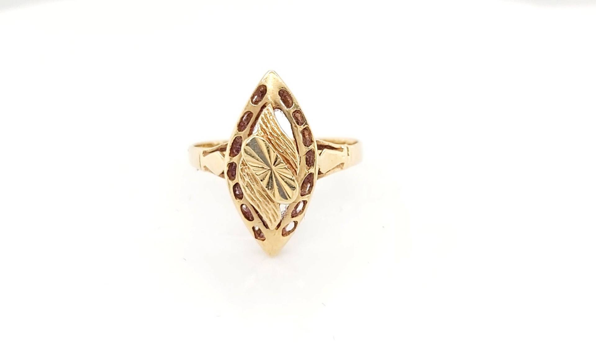 14K Gelbgold Marquise Form Damen Cocktail Ring von GoldofMilano