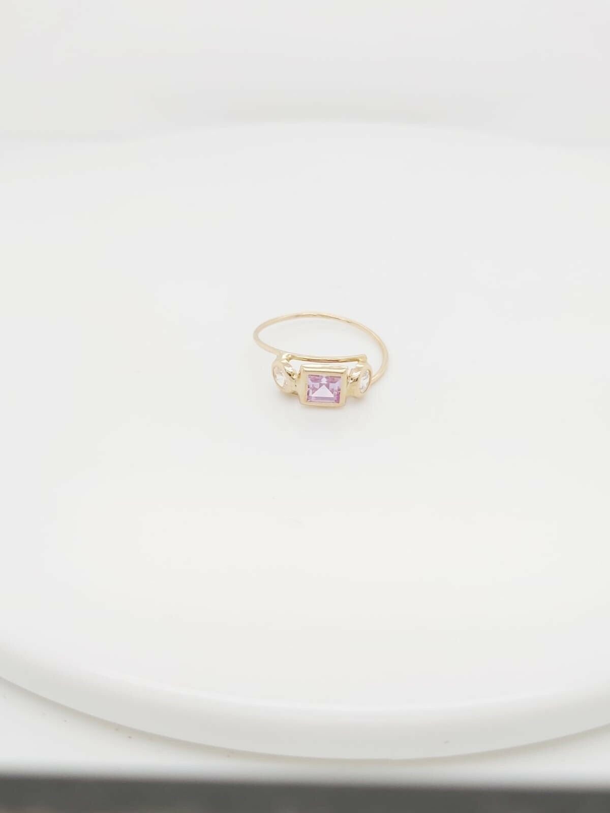 14K Gelbgold Zierliche Ring Mit Farbe Cz Steine von GoldofMilano